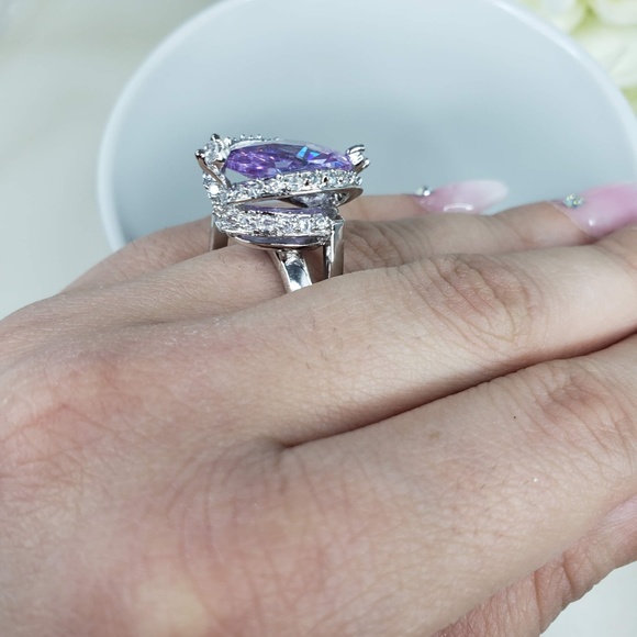 .925 Silver Ring - Picture 3 of 8